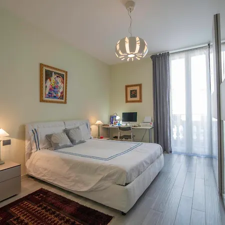 Comfy-cozy 2 Bedroom-via Boscovich Milan