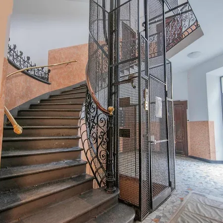 Comfy-cozy 2 Bedroom-via Boscovich Milan